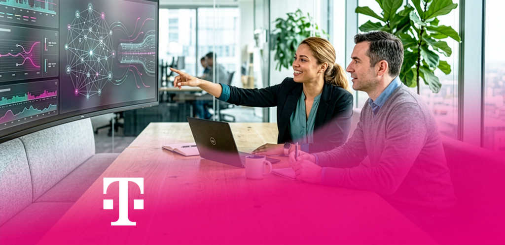 Zwei Personen analysieren Datenvisualisierung auf großem Display im Büro. Telekom-Logo unten.