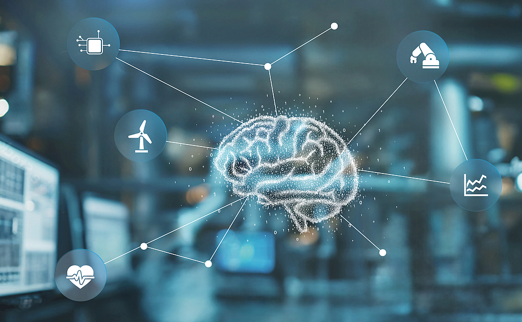 Gehirn bestehend aus 0 und 1 als Symbol für KI mit Verbindungslinien zu diversen Symbolen, die für Vernetzung und Analyse stehen