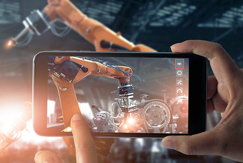 Smartphone filmt automatisierte KI-basierte Maschinen