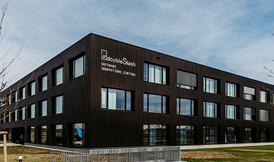 doubleSlash_Gebäude von außen