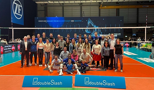 doubleSlash sponsert Volleyball macht Schule